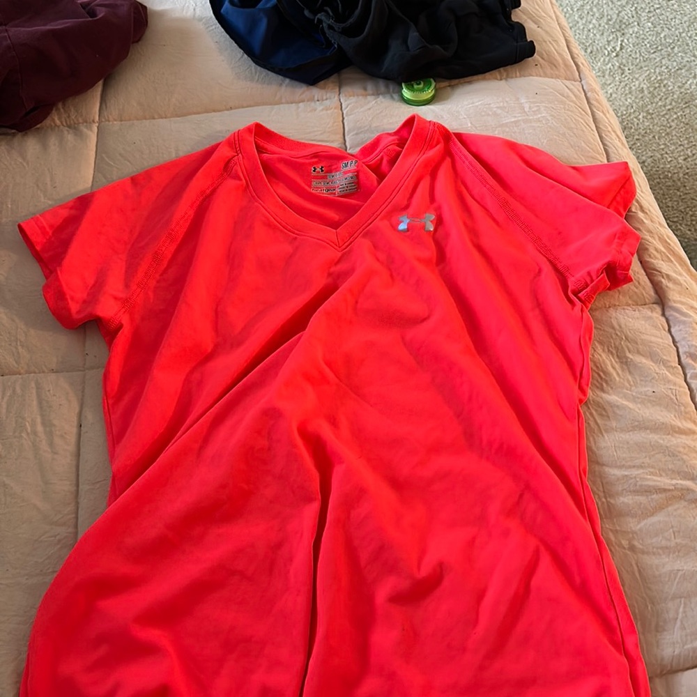 Under Armor V-Neck Shirt Dri-fit Size Small